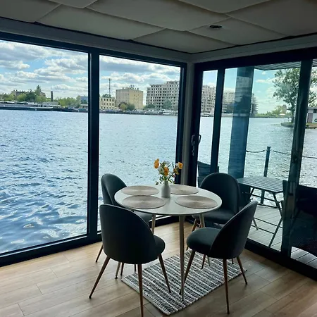 Daire Aqua Loft Lux Houseboat & Waterfront *