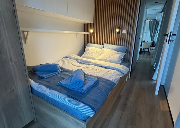 Aqua Loft Lux Houseboat & Waterfront Szczecin